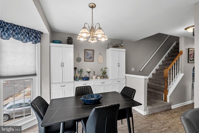 2 BAYBERRY LN, Delran, NJ 08075