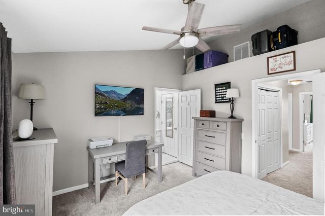 2 BAYBERRY LN, Delran, NJ 08075