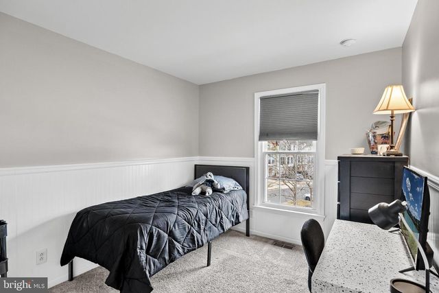 2 BAYBERRY LN, Delran, NJ 08075