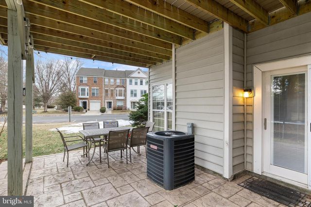 2 BAYBERRY LN, Delran, NJ 08075