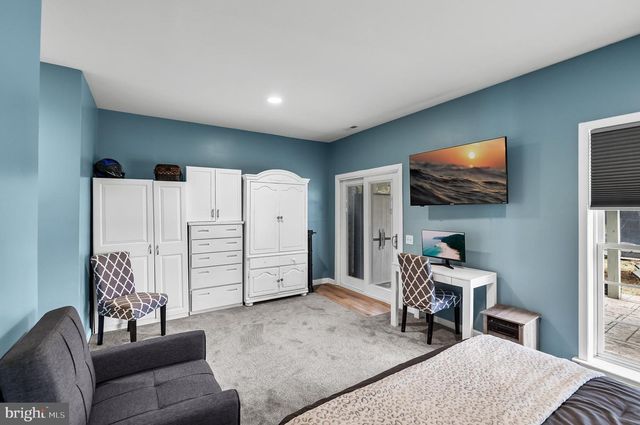 2 BAYBERRY LN, Delran, NJ 08075