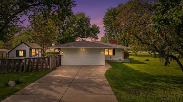 11N802 WIN HAVEN Drive, Elgin, IL 60124