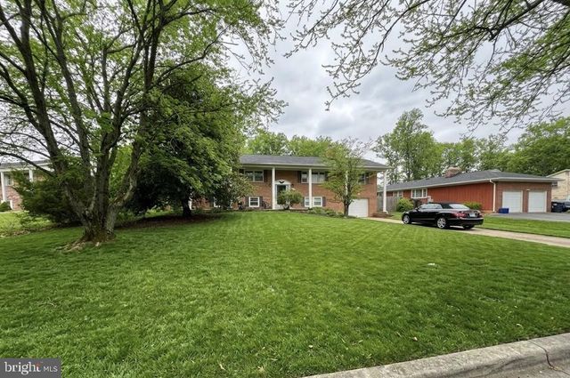 6807 ROBINIA RD, Temple Hills, MD 20748