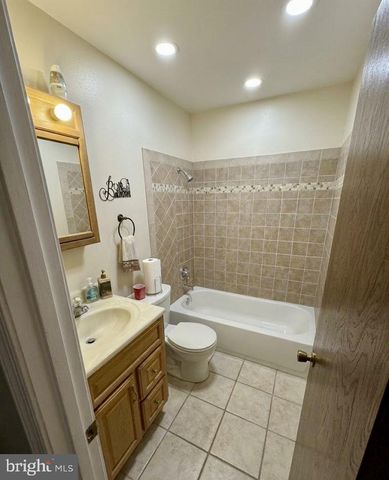 6807 ROBINIA RD, Temple Hills, MD 20748