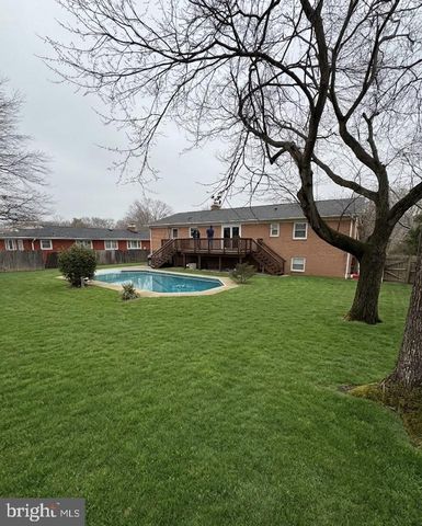 6807 ROBINIA RD, Temple Hills, MD 20748