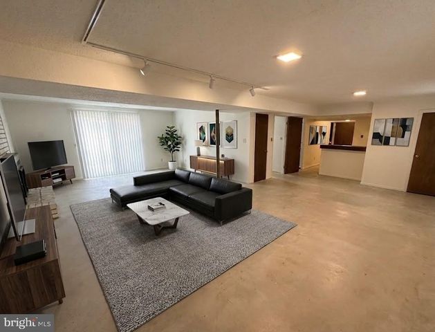 6807 ROBINIA RD, Temple Hills, MD 20748