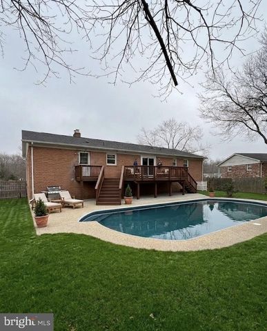 6807 ROBINIA RD, Temple Hills, MD 20748