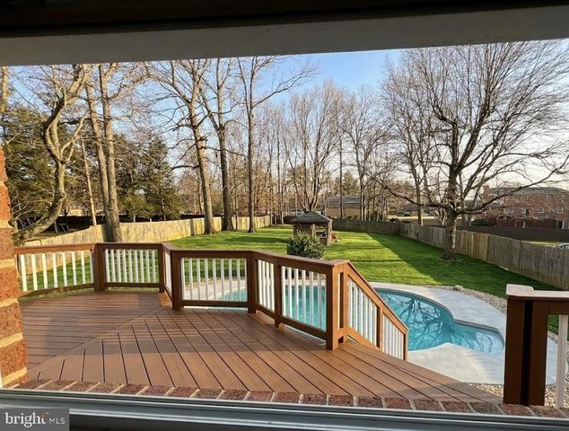 6807 ROBINIA RD, Temple Hills, MD 20748