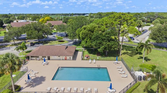 6314 Chasewood Drive E, Jupiter, FL 33458