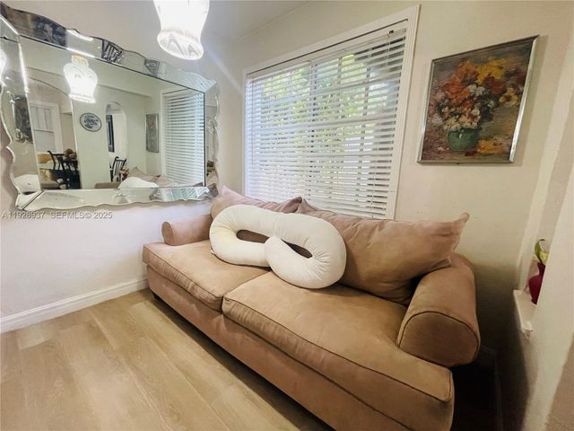 2045 NW 34th St, Miami, FL 33142