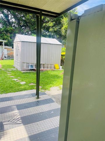 2045 NW 34th St, Miami, FL 33142