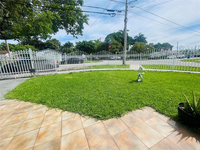 2045 NW 34th St, Miami, FL 33142