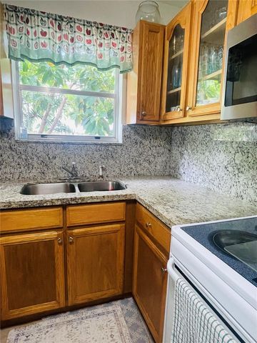 2045 NW 34th St, Miami, FL 33142