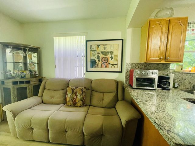 2045 NW 34th St, Miami, FL 33142