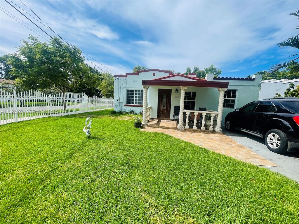 2045 NW 34th St, Miami, FL 33142