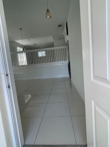 826 N 17th Ave, Hollywood, FL 33020