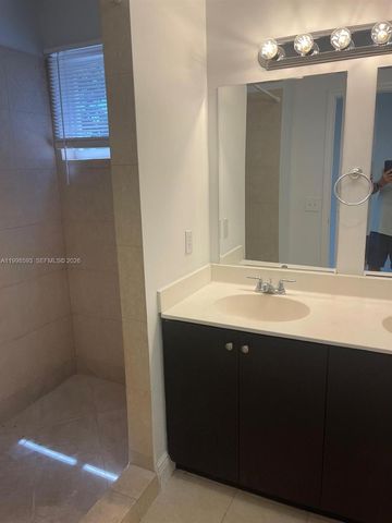 826 N 17th Ave, Hollywood, FL 33020