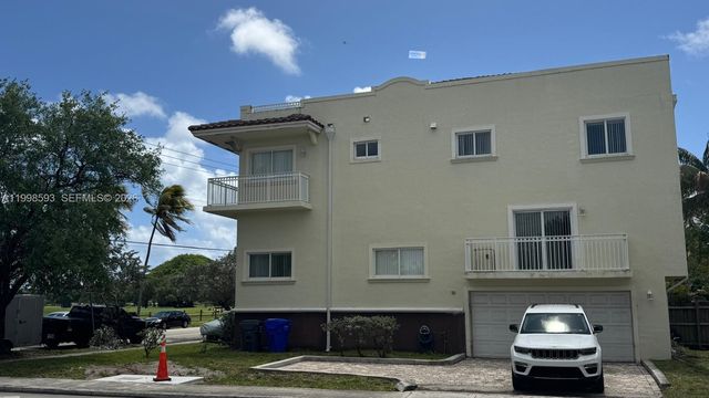 826 N 17th Ave, Hollywood, FL 33020