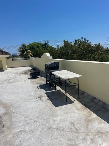 826 N 17th Ave, Hollywood, FL 33020