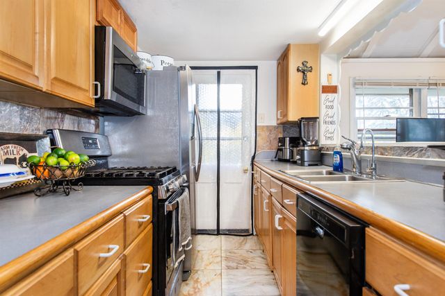 47 HILLSIDE RD, Sparta, NJ 07871