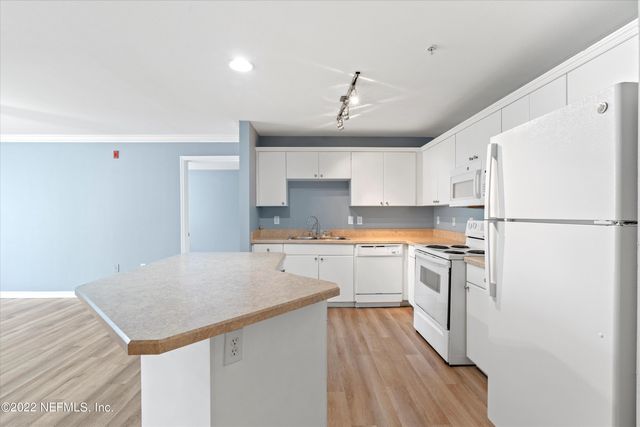 3591 KERNAN Boulevard, 621, Jacksonville, FL 32224