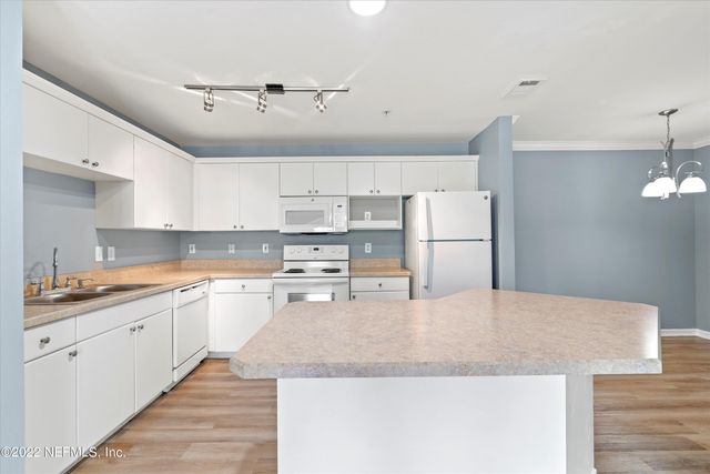 3591 KERNAN Boulevard, 621, Jacksonville, FL 32224