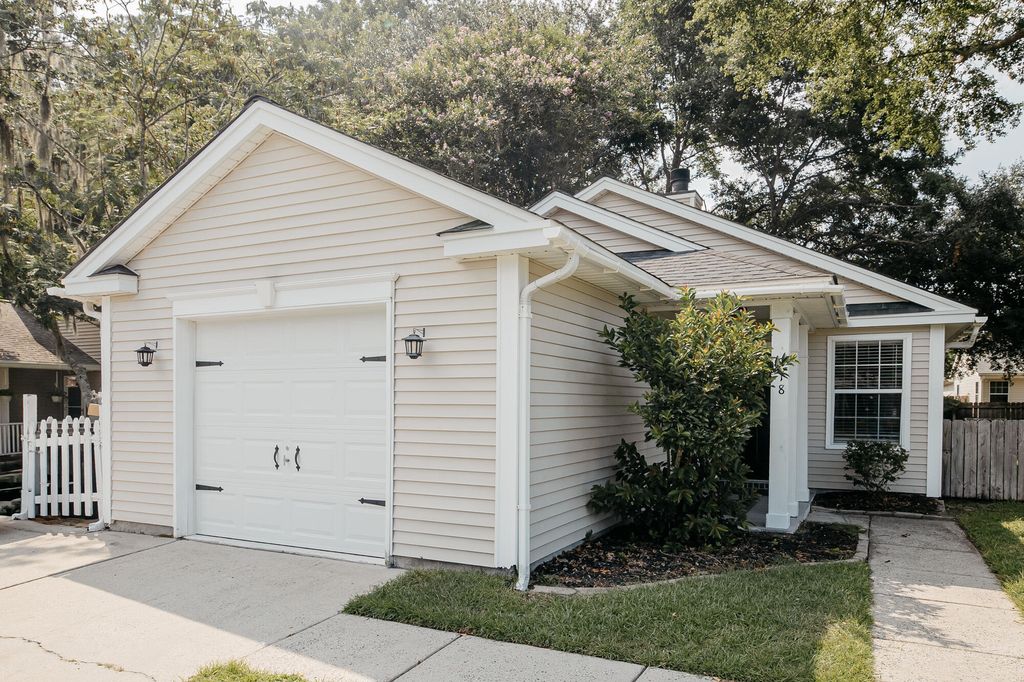 218 Lytham Court, Charleston, SC 29414