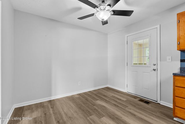 4828 Kaufman Ln, Louisville, KY 40216