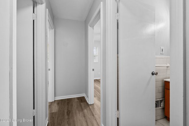 4828 Kaufman Ln, Louisville, KY 40216