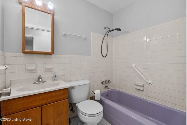 4828 Kaufman Ln, Louisville, KY 40216
