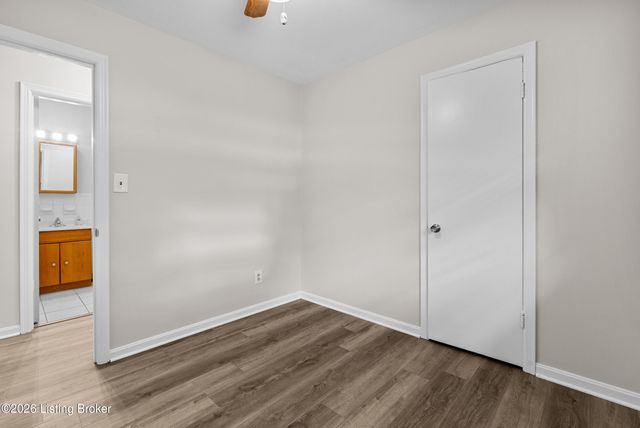 4828 Kaufman Ln, Louisville, KY 40216