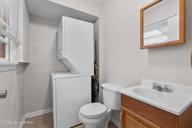 4828 Kaufman Ln, Louisville, KY 40216