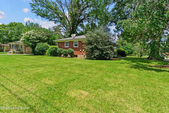 4828 Kaufman Ln, Louisville, KY 40216