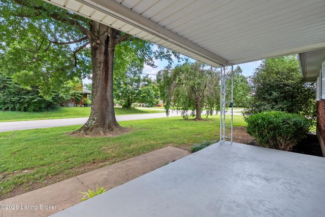 4828 Kaufman Ln, Louisville, KY 40216