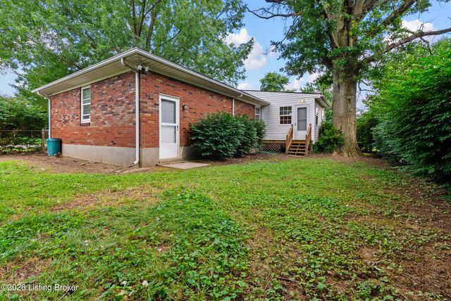 4828 Kaufman Ln, Louisville, KY 40216