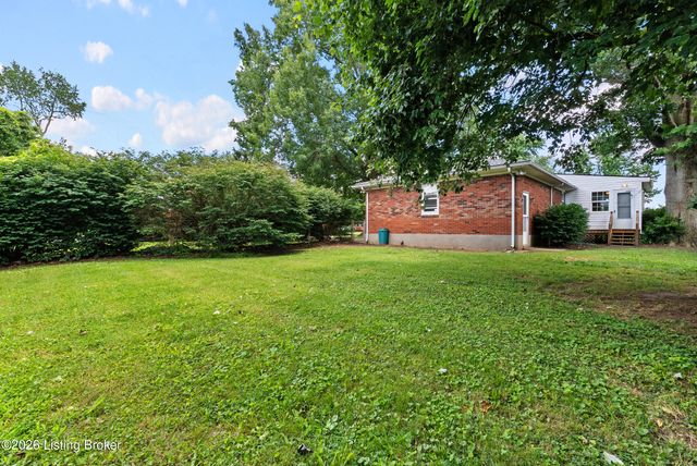 4828 Kaufman Ln, Louisville, KY 40216