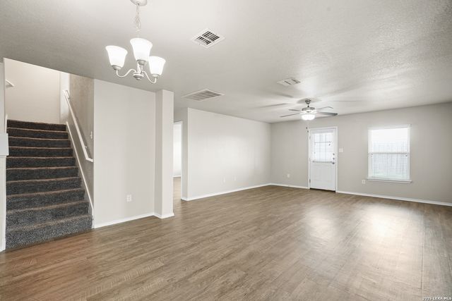 6607 Port Elizabeth, Converse, TX 78109