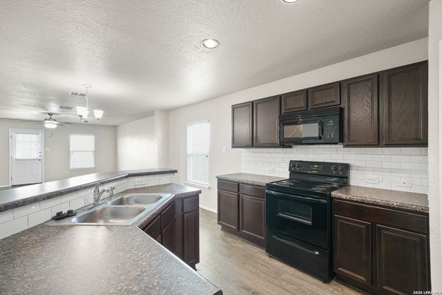 6607 Port Elizabeth, Converse, TX 78109