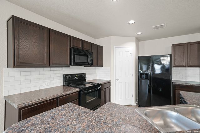 6607 Port Elizabeth, Converse, TX 78109