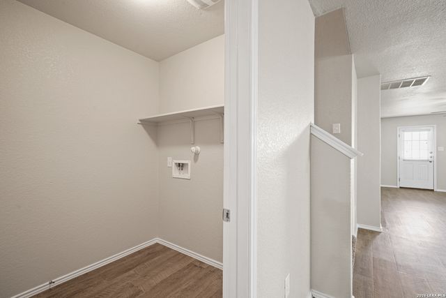6607 Port Elizabeth, Converse, TX 78109