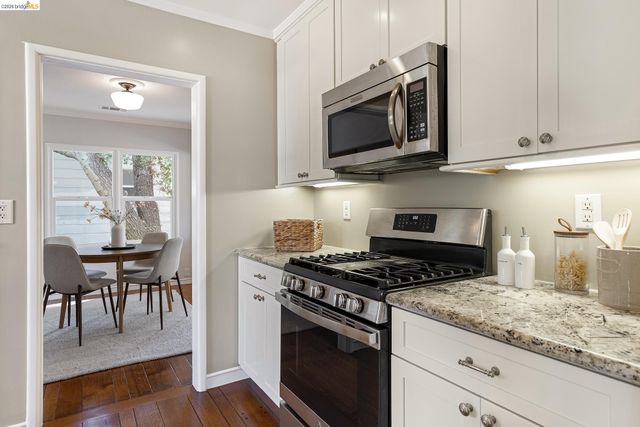 127 Covington St, Oakland, CA 94605