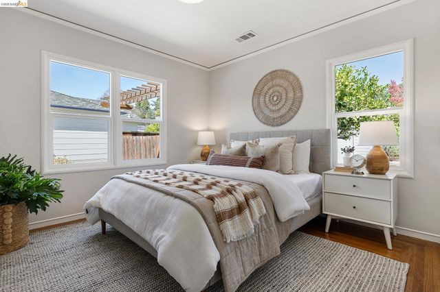 127 Covington St, Oakland, CA 94605