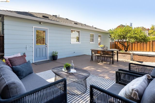 127 Covington St, Oakland, CA 94605