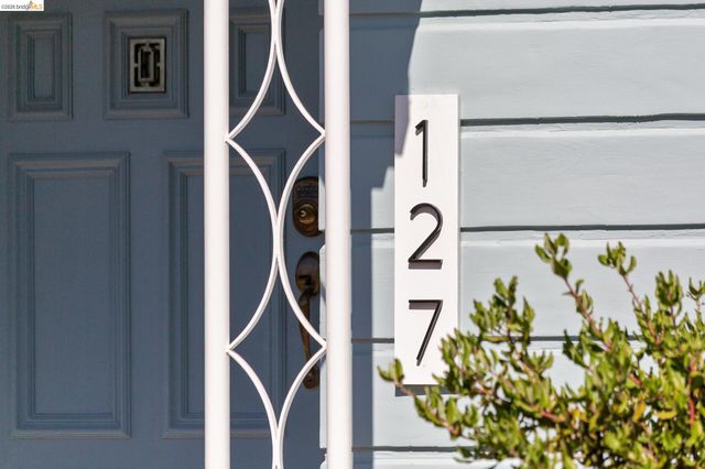 127 Covington St, Oakland, CA 94605
