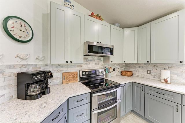3009 LIVE OAK LANE, Palmetto, FL 34221