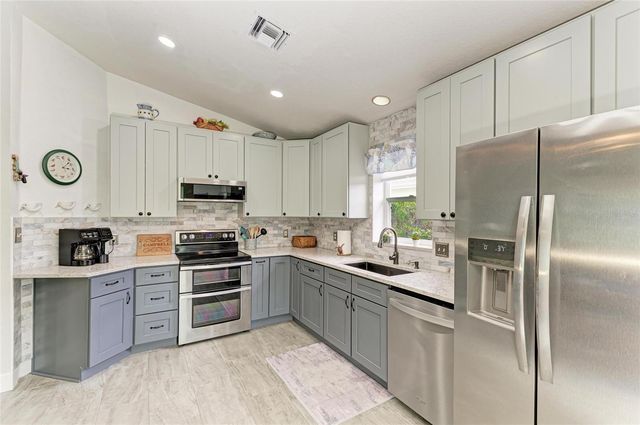 3009 LIVE OAK LANE, Palmetto, FL 34221