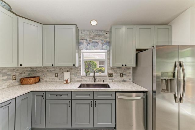3009 LIVE OAK LANE, Palmetto, FL 34221