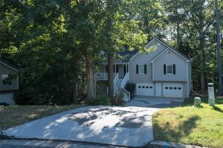 304 QUEENSBURY Walk, Acworth, GA 30102