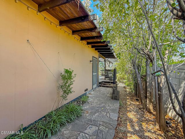 253 Beech Road, Newbury Park, CA 91320