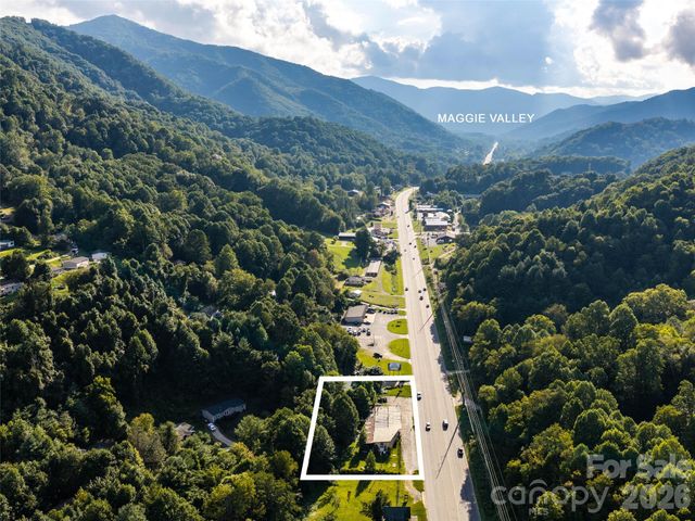 2881 Dellwood Road, Waynesville, NC 28786